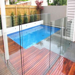 강화 유리 풀 울타리