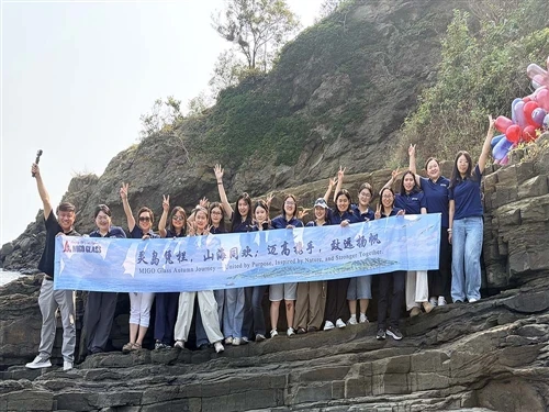 Lingshan Island의 MIGO GLASS 팀 빌딩 데이