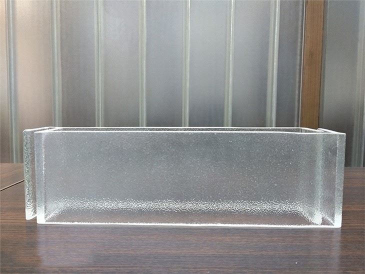 Patterned Channel Glass