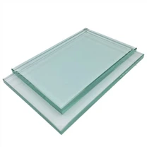 높은 빛 투과율을 가진 루버 유리